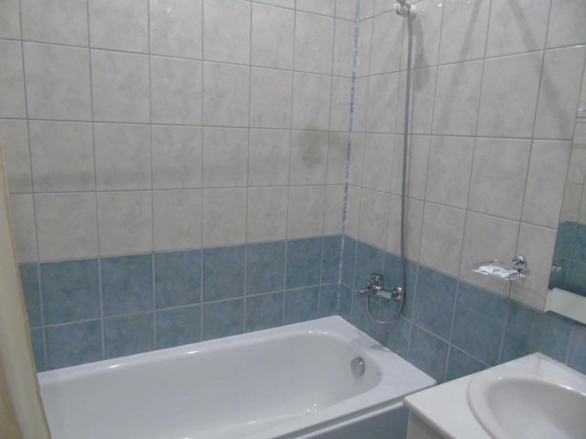 בורובץ Хотел Флора Private Studio All Seasons מראה חיצוני תמונה